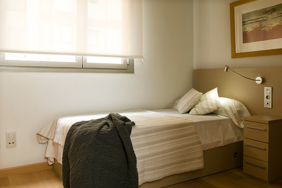 Individual room of 2 bedrooms apartment  Infanta Mercedes