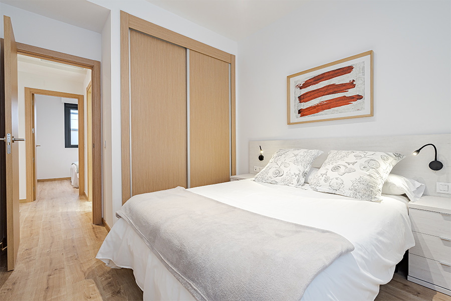 Detail of the built-in wardrobe in double bedroom of 3-bedrooms penthouse C of Proinca Moncloa Buil