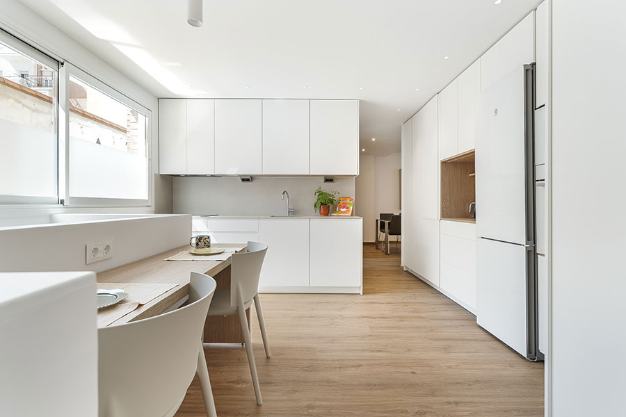 Kitchen detail in the duplex rental apartment in Cuatro Caminos, Madrid.