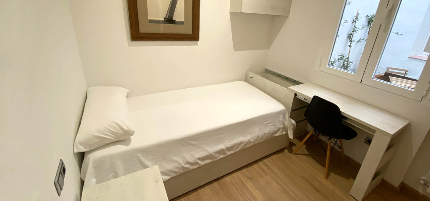 Second bedroom of the apartment for rent Barrio de Salamanca, calle del Conde de PeÃ±alver 74 in Madrid