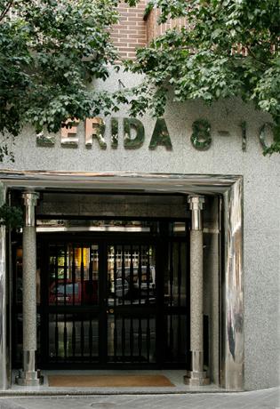 Modern studio in Proinca Lerida Building Madrid