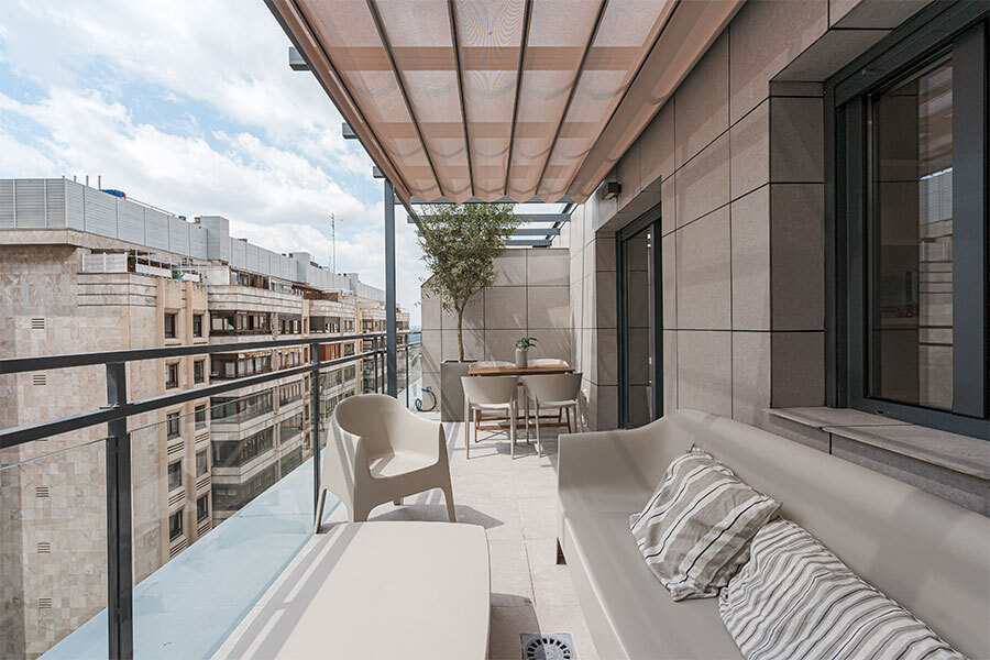 Penthouse with furnished terrace for rent in Madrid